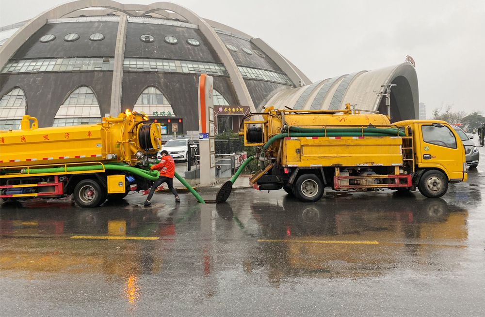 尧石二村商场管道清淤