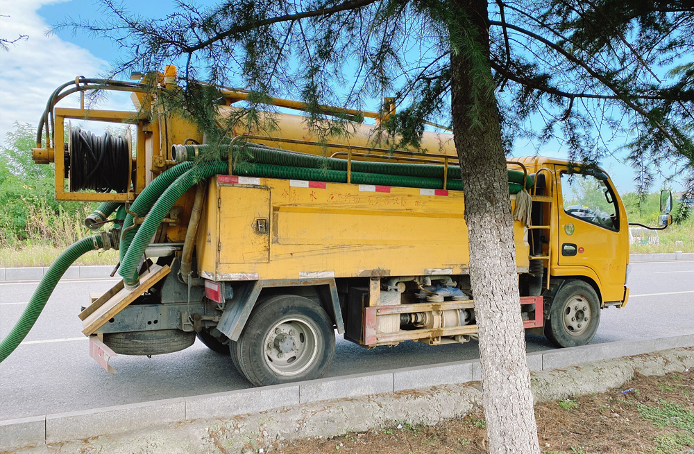 283尧石二村清洗抽粪车